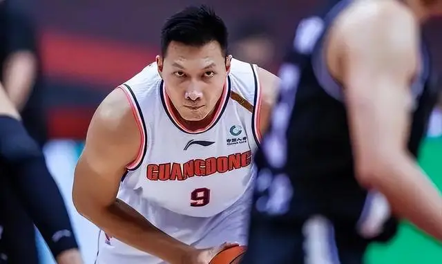 易建联CBA生涯成就_易建联NBA生涯收入_cba广东易建联