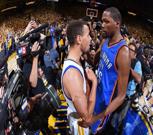 nba库里年薪是多少_库里NBA生涯合同_库里两亿先生合同