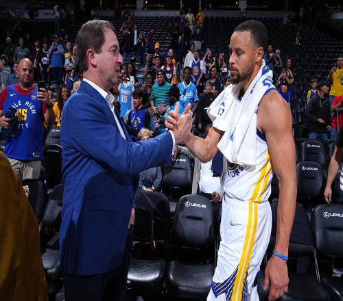 nba库里年薪是多少_库里两亿先生合同_库里NBA生涯合同