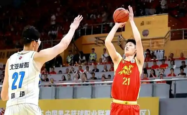 胡金秋 空间型内线 技术特点_胡金秋nba_胡金秋 CBA 历史得分王