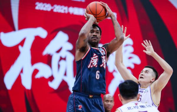 CBA 第 30 轮北控男篮对阵广东宏远马布里为何亮剑