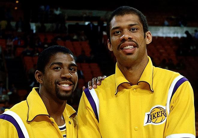 nba最多冠军的球队_NBA历史总冠军球队盘点_NBA各年代夺冠球队分析