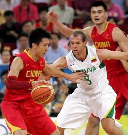 为何饱受质疑的孙悦能进NBA，看了08年奥运会表现你就懂