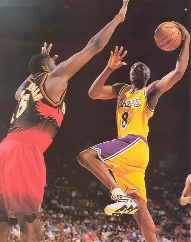 Air Jordan 1复刻版_2017nba签名球鞋_NBA签名球鞋历史