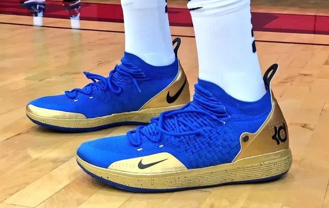 2017nba签名球鞋_NBA签名球鞋历史_Air Jordan 1复刻版