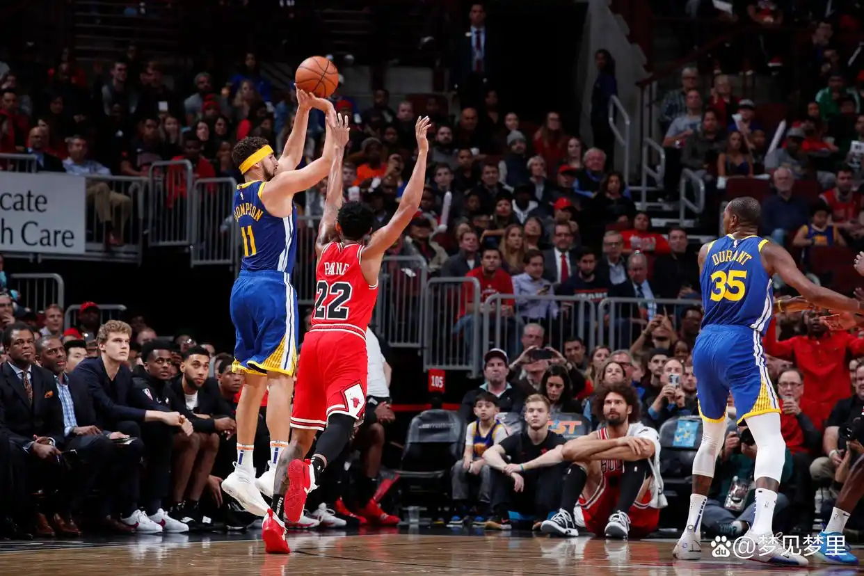 斯蒂芬·库里三分纪录_克莱-汤普森三分纪录_nba三分记录单场球队