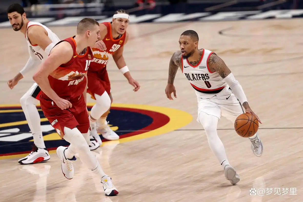 斯蒂芬·库里三分纪录_nba三分记录单场球队_克莱-汤普森三分纪录