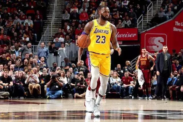 NBA现役得分榜前十球员_nba现役得分榜_2018年NBA得分榜前十
