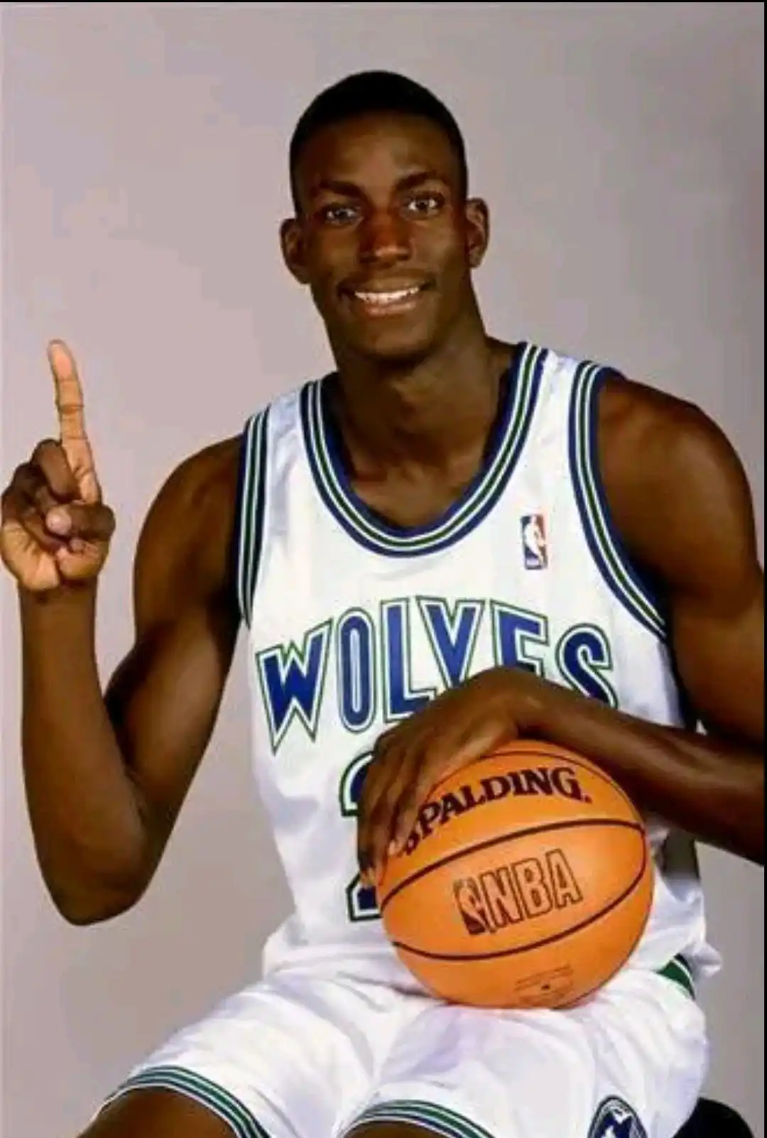 _ 凯文加内特职业生涯回顾 _nba狼王加内特