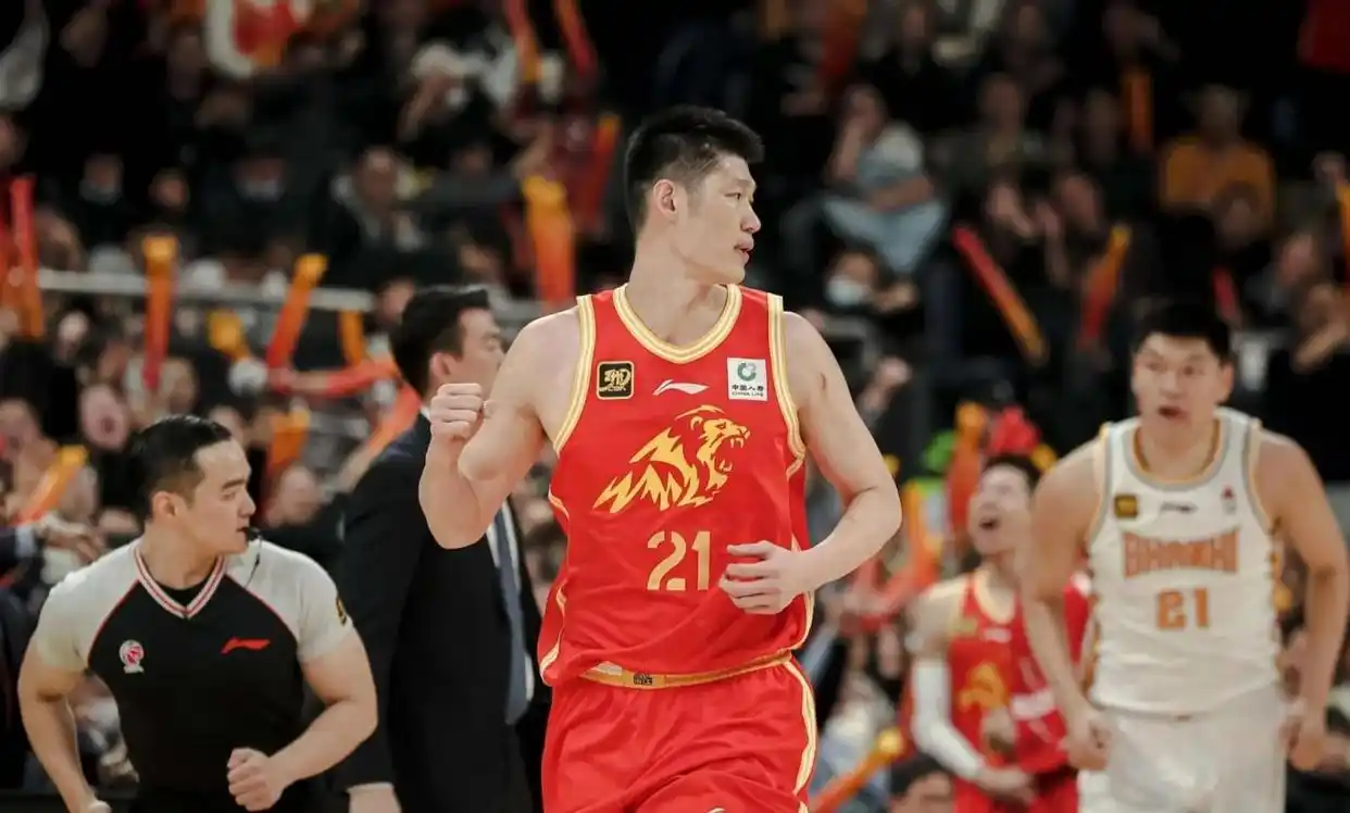 27 岁胡金秋手握 CBA 总冠军当年放弃 NBA 邀请如今喊话年轻球员你呢