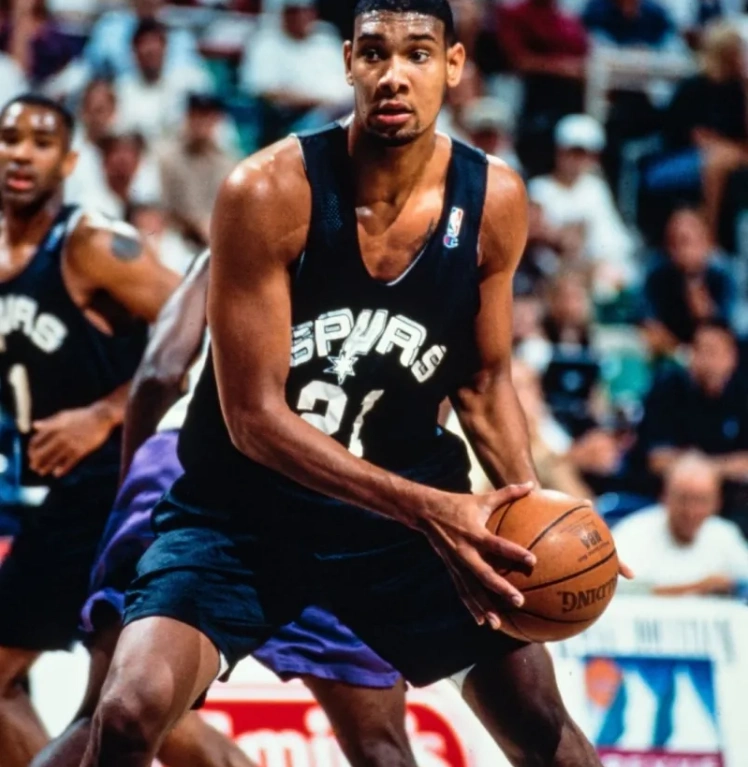 NBA夏季联赛_NBA夏季联赛球星表现回顾_詹姆斯夏季联赛首秀