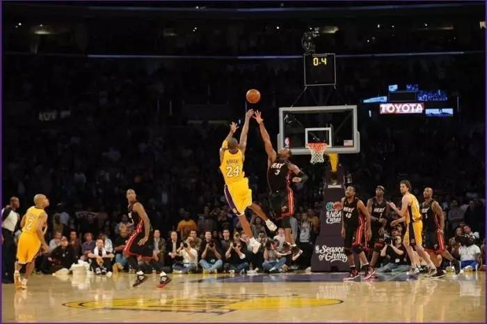 NBA十大绝杀经典瞬间_乔丹世纪一投绝杀爵士_nba经典十佳球