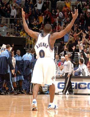 nba经典十佳球_NBA十大绝杀经典瞬间_乔丹世纪一投绝杀爵士
