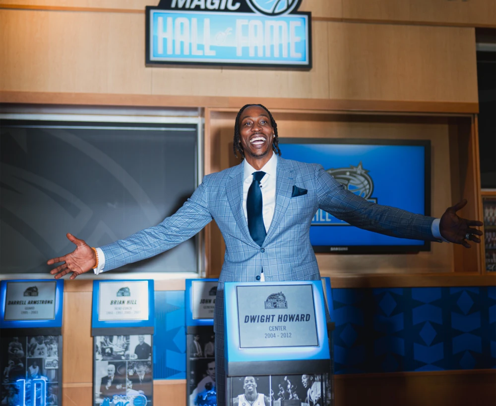 霍华德落选NBA官方75大却入选魔术名人堂18年效力NBA赚多少