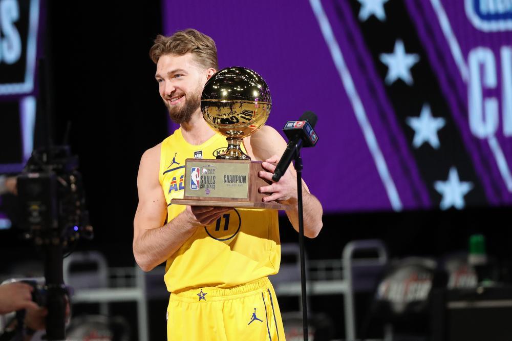 NBA总冠军奖杯历史_NBA总决赛FMVP奖得主_nba奖杯