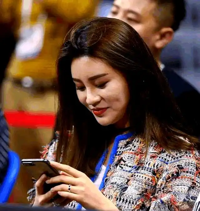 CBA太太团排名_CBA球员妻子颜值排行_cba球员太太