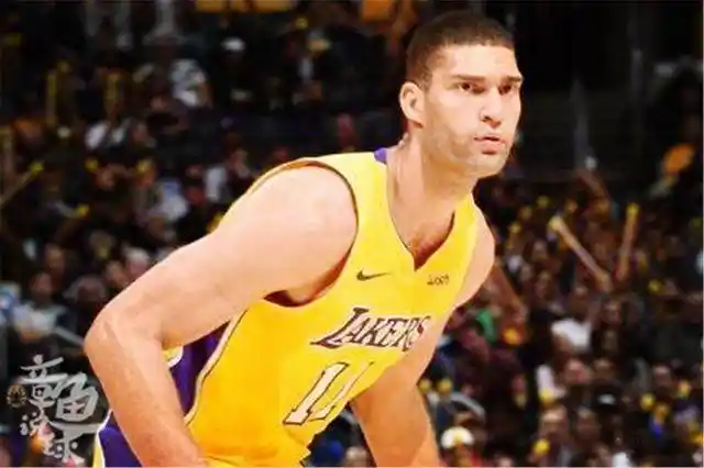 NBA高薪低能内线球员_本赛季五大高薪低能内线_tt nba