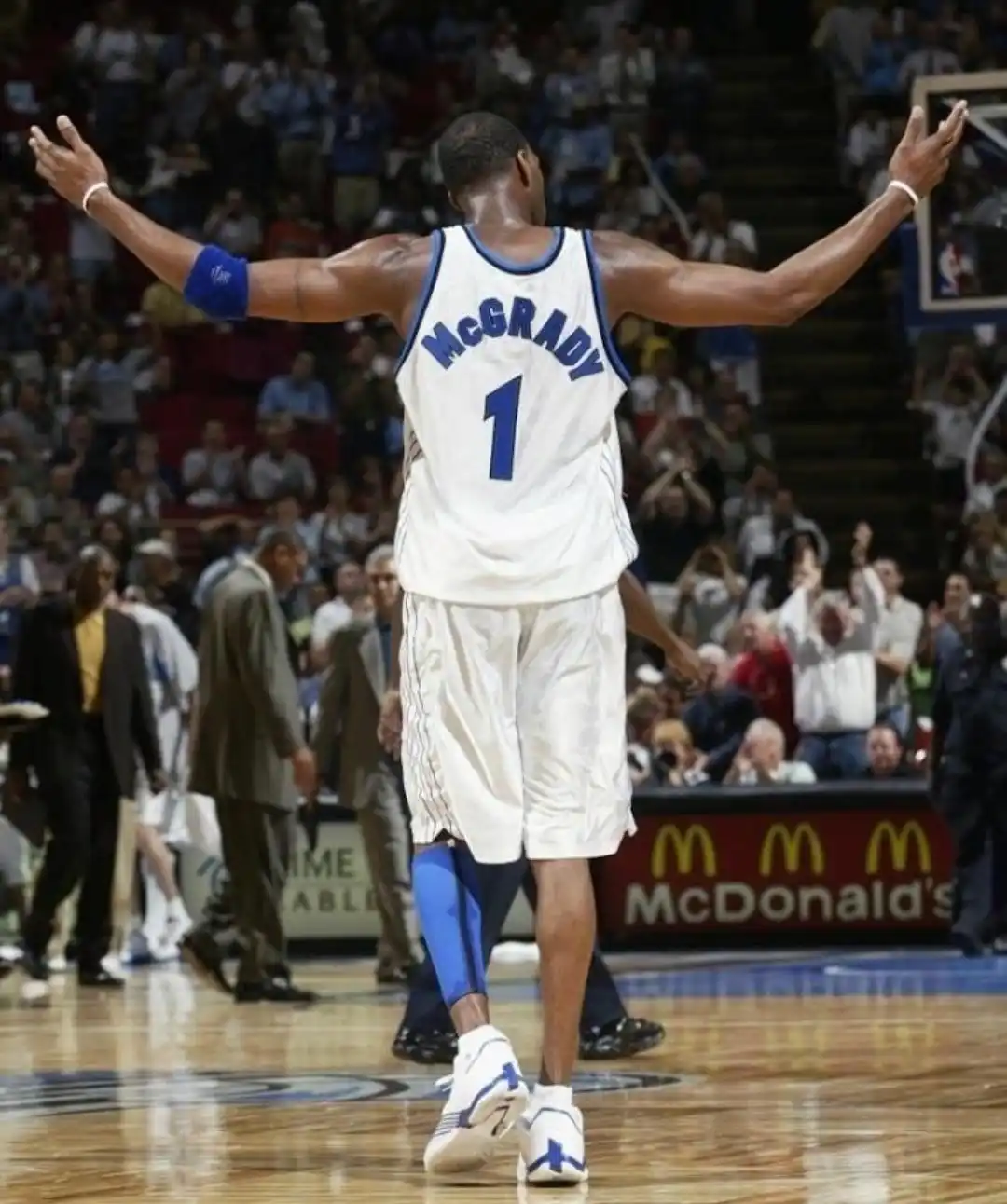 nba季后赛首轮打几场_NBA季后赛七场四胜制_NBA抢七大战分析