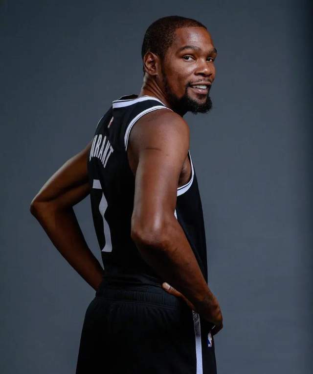 下赛季NBA薪资情况_NBA球员薪资排名_本赛季nba球员排名