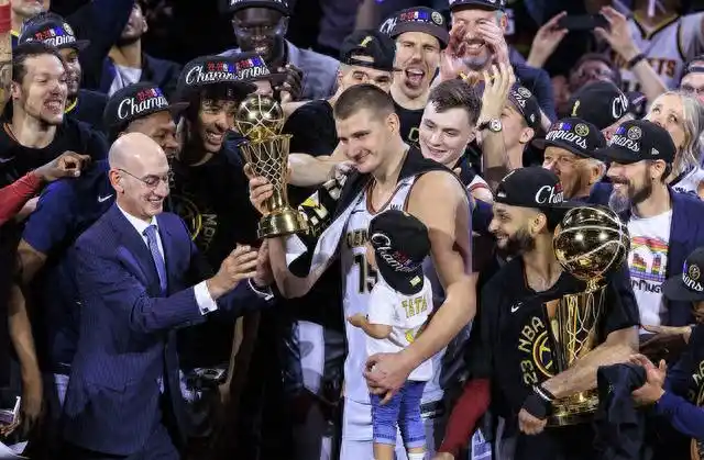 nba现役最好的中锋_新赛季NBA24大中锋排名_NBA中锋实力榜