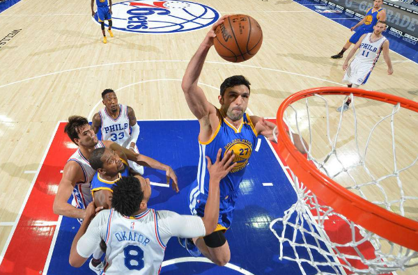 nba帕楚利亚垫脚_NBA恶汉球员_帕楚里亚垫脚事件