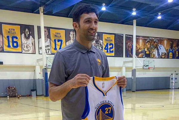 nba帕楚利亚垫脚_帕楚里亚垫脚事件_NBA恶汉球员