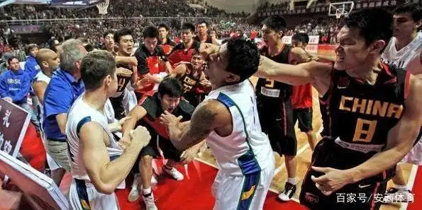 辽宁球迷打人事件_CBA季后赛辽宁球迷冲突_cba辽宁打架