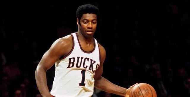 魔术师约翰逊控卫地位_nba后卫排名_NBA控卫历史排名
