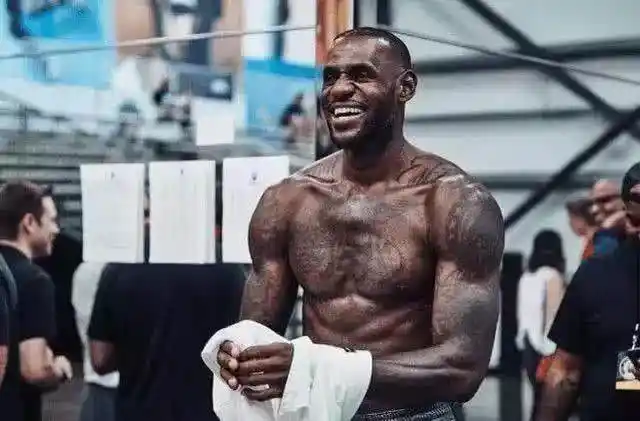 NBA球星身材为何如此好詹姆斯一天吃七餐的秘密你知道吗