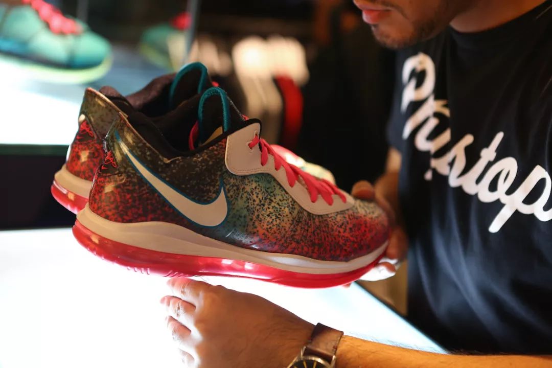  Nike篮球中国市场营销策略 _Nike篮球鞋系列 _nba官方限量版球鞋