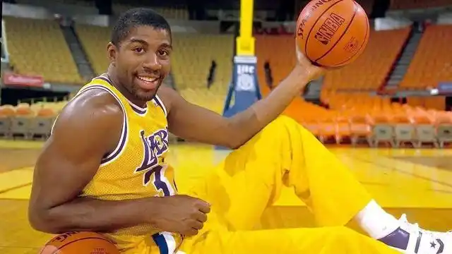 科比布莱恩特NBA生涯数据_NBA历史50大球星排名_nba50大巨星名单