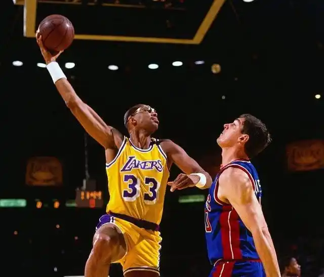 科比布莱恩特NBA生涯数据_NBA历史50大球星排名_nba50大巨星名单