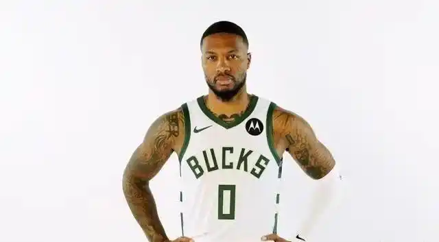 NBA球员收入排行榜_nba球员收入排名_詹姆斯总收入1.176亿