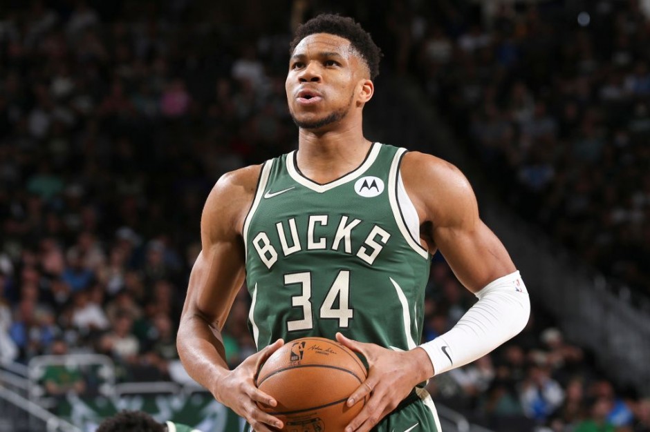 nba湖人vs热火录像_热火vs雄鹿比赛集锦回放_NBA 2021-2022 雄鹿vs热火 全场录像回放