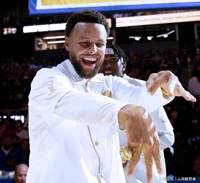 金州勇士NBA盈利榜首_洛杉矶湖人盈利排名下滑_nba cn
