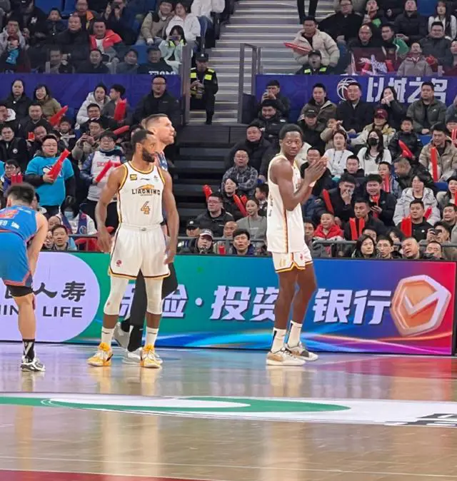 CBA常规赛第17轮辽宁男篮惊险获胜亨特25分成亮点