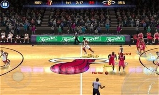 NBA2K14游戏超流畅能享精彩对局、操作简单易上手