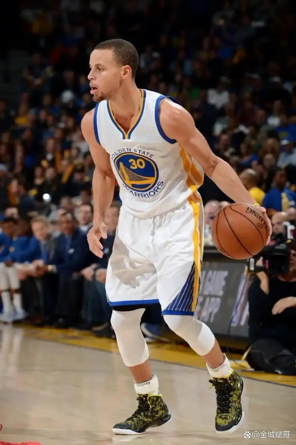 NBA历史十大控球后卫排名_魔术师约翰逊MVP_nba前十控卫