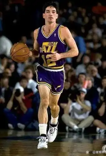 NBA历史十大控球后卫排名_nba前十控卫_魔术师约翰逊MVP