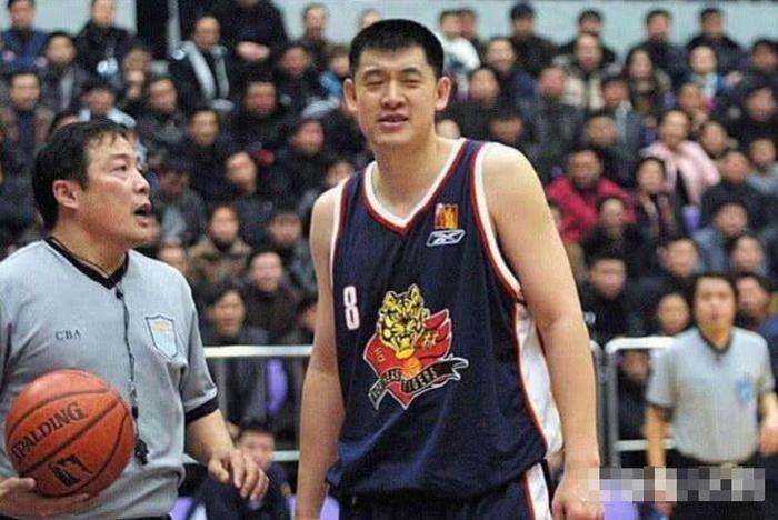 篮球名将孙军辉煌履历与多面角色CBA赛场传奇
