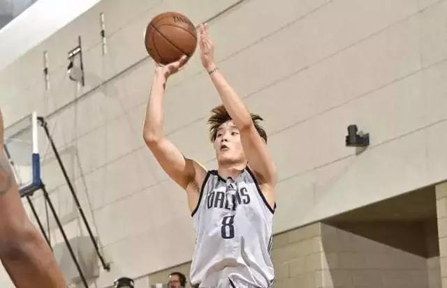 NBA奥兰多夏季联赛收官日小牛夺冠丁彦雨航贡献关键助攻