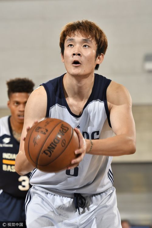 NBA夏联-丁彦雨航9分5板4助攻 小牛豪取三连胜