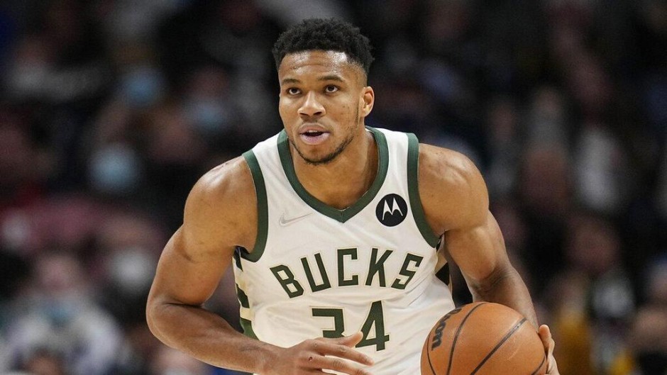 字母哥绰号由来_nba字母哥名字的由来_字母哥全名