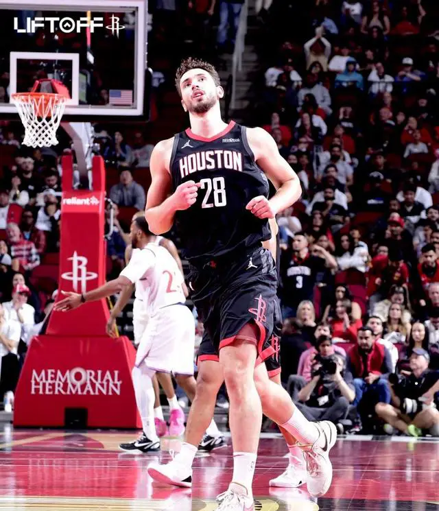 NBA快船对阵火箭比赛结果_nba季后赛快船vs火箭_火箭小史密斯三分球表现