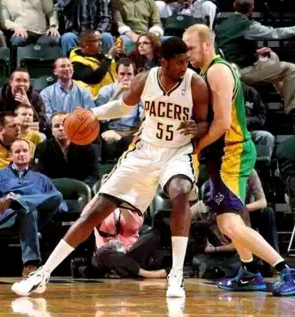 合法防守位置定义_篮球防守技巧_nba防守技巧
