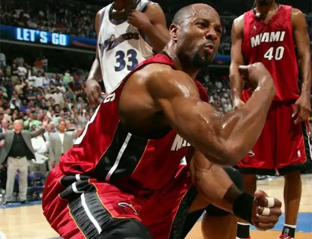 历史nba最胖的球员_NBA历史上最强壮球星_NBA最强壮球员排名