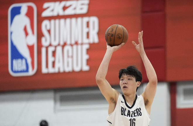 nba夏季联赛火箭队_NBA夏季联赛 开拓者队火箭队比赛 杨瀚森全面表现
