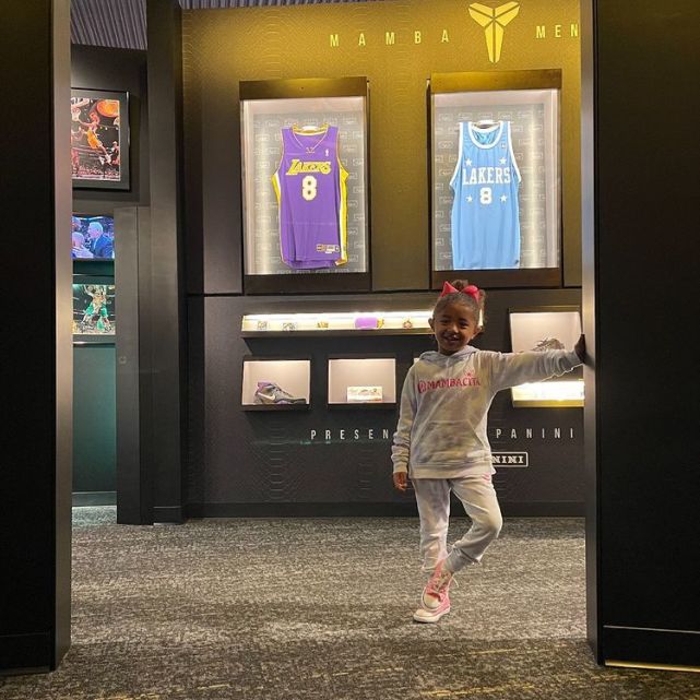 科比nba名人堂_科比名人堂展厅设计_科比名人堂戒指