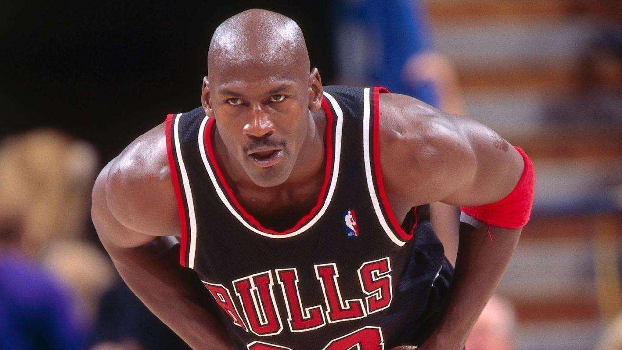 NBA球队老板资产排行_NBA球队老板背景介绍_nba最穷老板
