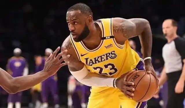 nba詹姆斯绝杀勇士_詹姆斯绝杀湖勇大战_勇士输球原因分析